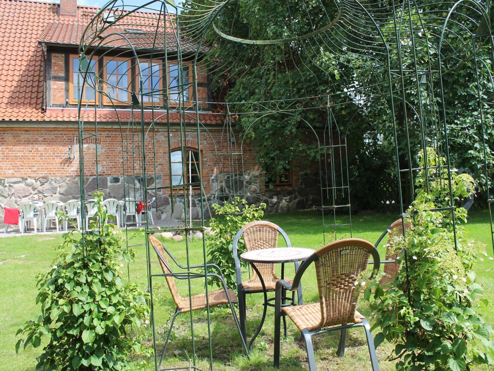 Vila Mansion In Gressow With Terrace Garden Bbq Pond Bicycles Exteriér fotografie